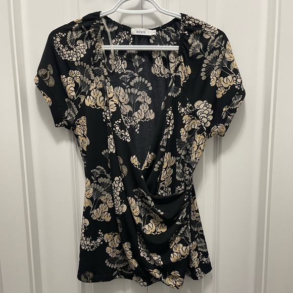 Large flowery blouse - Picture 1 of 2